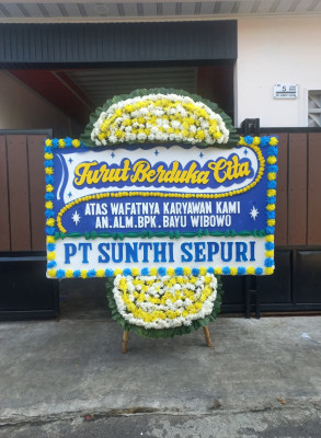 Papan Bunga Duka di Juata Laut