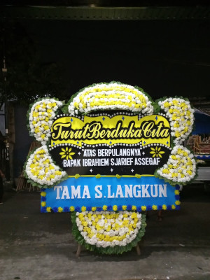 Papan Bunga Duka di Juata Laut
